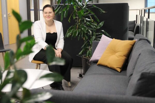 Wellness-tradenomiopiskelija Henni