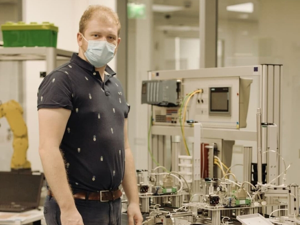 Picture of exchange student Julian in the IoT lab.