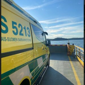 ambulanssi lossin kyydissä