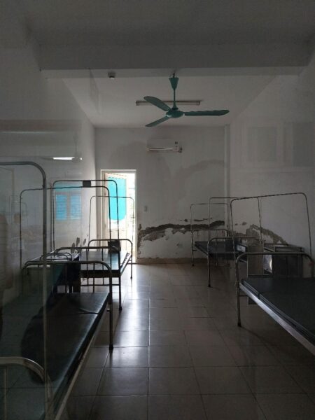 Potilashuone valmiina vastaanottamaan seuraavia potilaita.
