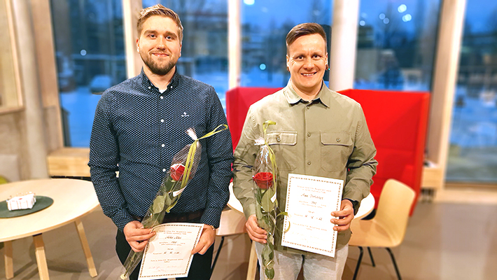 Kuvassa Anssi Vartiainen ja Aleksi Kössi, Bergström -apurahojen saajat 2022.