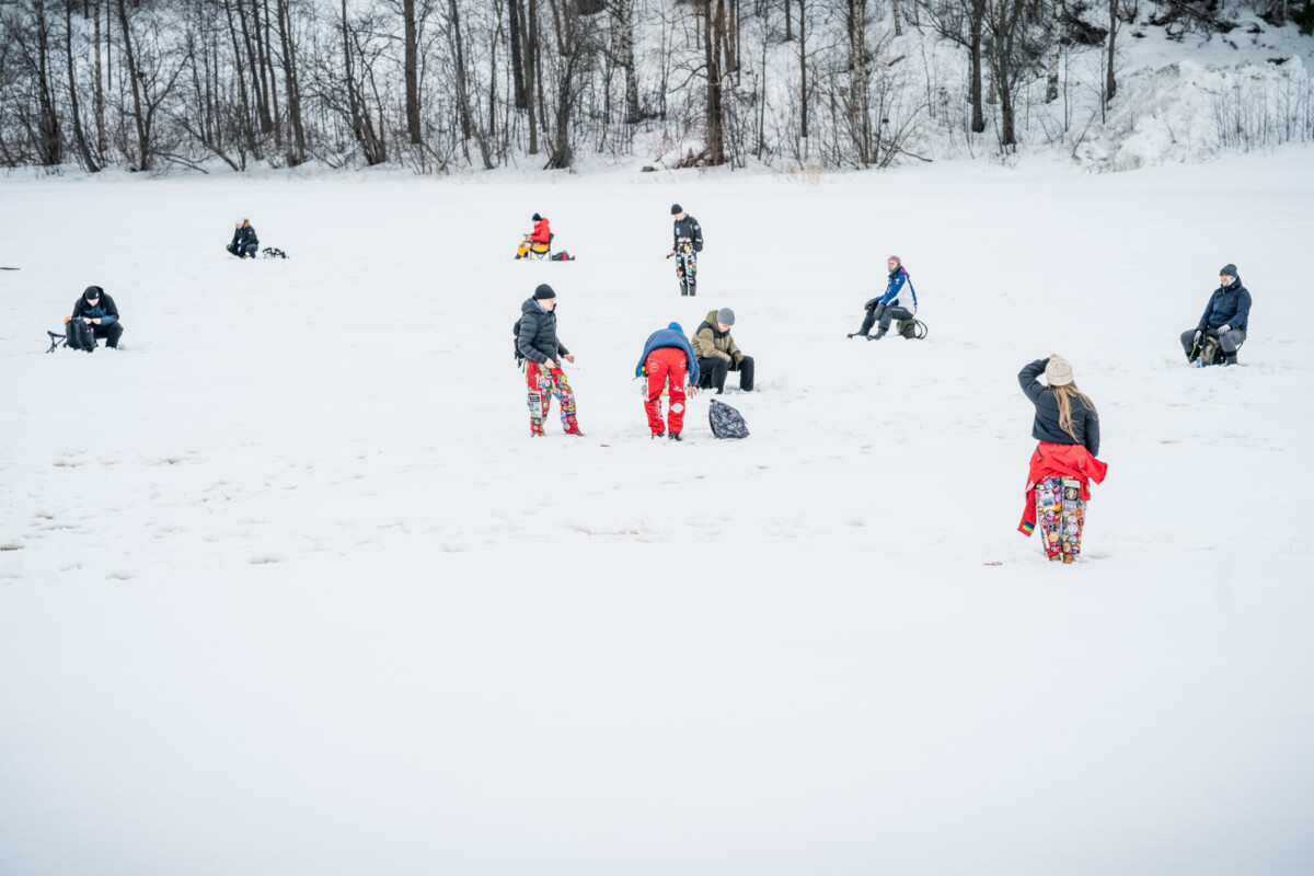 Opiskelijoita Winterfest-tapahtumassa.