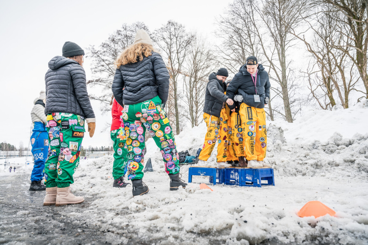 Opiskelijoita Winterfest-tapahtumassa.