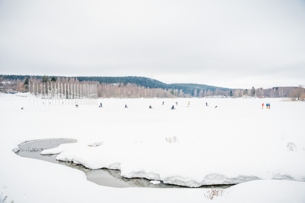 Opiskelijoita Winterfest-tapahtumassa.