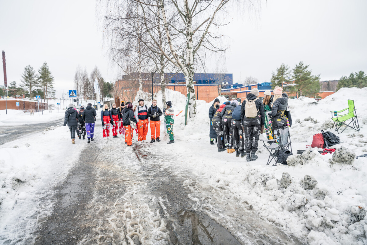 Opiskelijoita Winterfest-tapahtumassa.