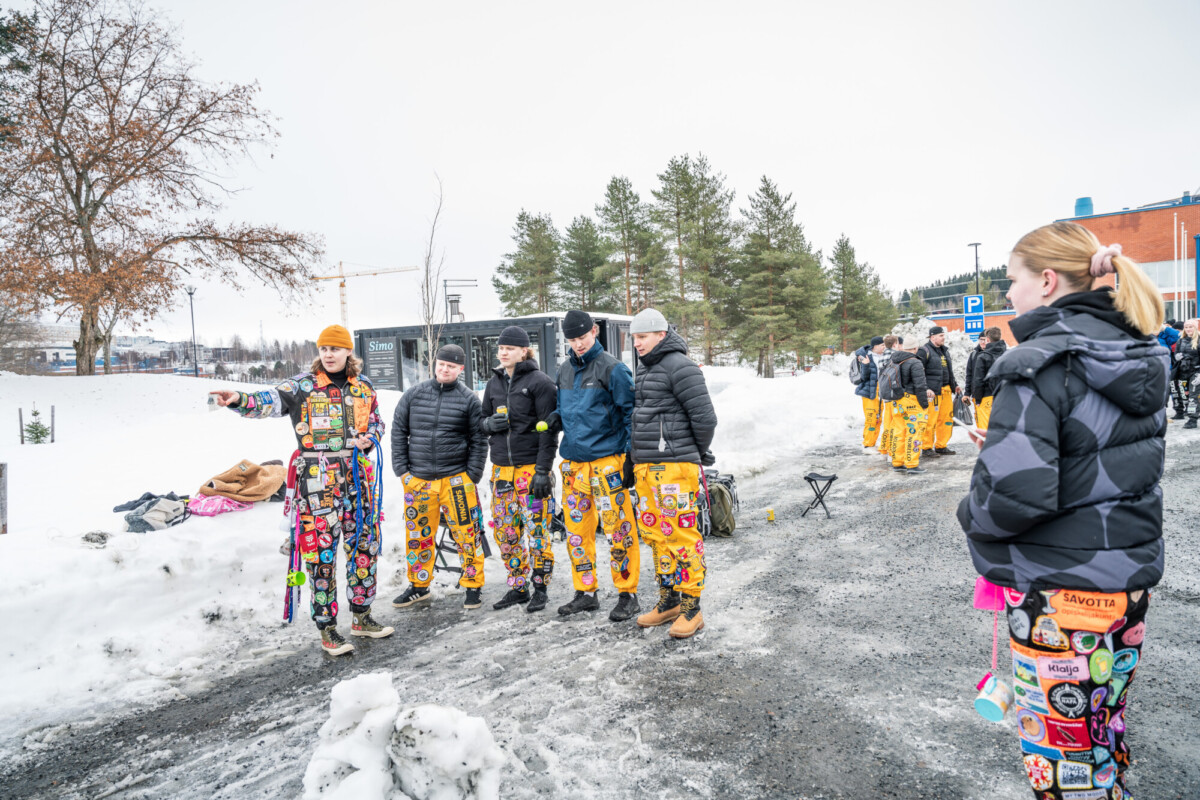 Opiskelijoita Winterfest-tapahtumassa.