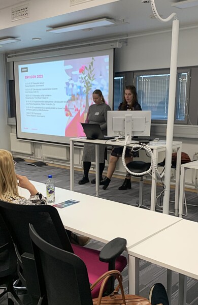 Ympäristötekniikan alumnien tapaaminen.