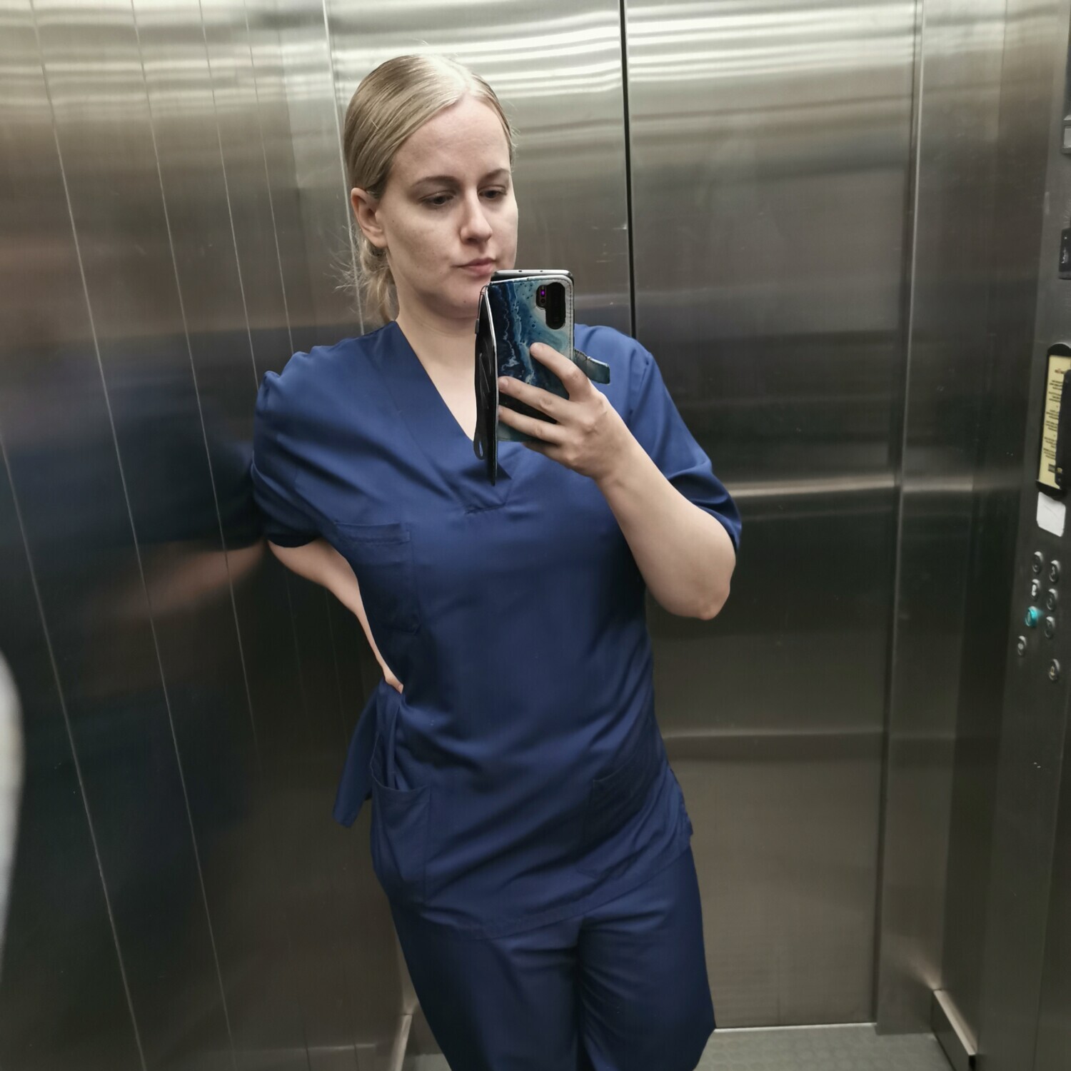 Sanna opiskelee bioanalyytikoksi.