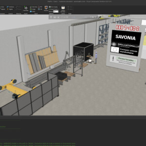 3D-simulaatiokäyttöliittymä näyttää teollisuusvaraston, jossa on robotteja, kuljetinhihnoja, pinottuja laatikoita ja suuri näyttö, jossa näkyy Savonia ja ajastin. Ohjelmiston työkalurivit ja koodauspaneelit ympäröivät simulointinäkymää.