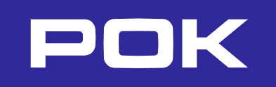 Valkoiset, lihavoidut, isot kirjaimet, joissa lukee POK yksivärisellä sinisellä pohjalla.
