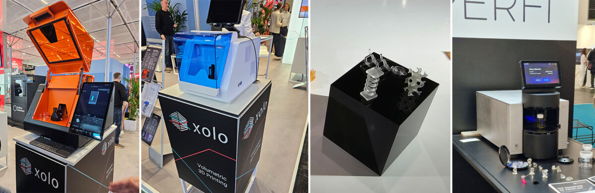 Neljä kuvaa 3D-tulostusteknologiasta, joka on esillä näyttelyssä alustoilla ja jossa näkyy tulostimia, tulostettuja metalli- ja muoviesineitä, näyttöjä ja yrityksen tuotemerkkejä, kuten nimi xolo.