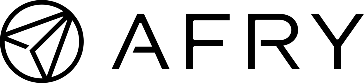 AFRY-logo, jonka vasemmalla puolella on geometrinen pyöreä kuvio ja oikealla puolella sana AFRY lihavoiduilla, moderneilla mustilla kirjaimilla.